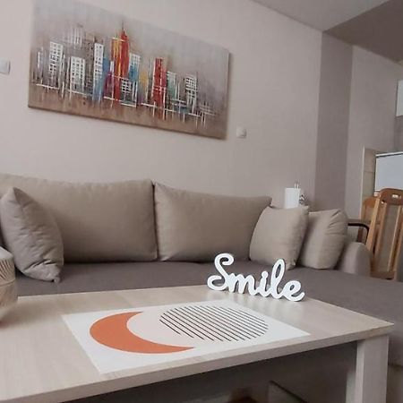 Square Apartment Paraćin Esterno foto