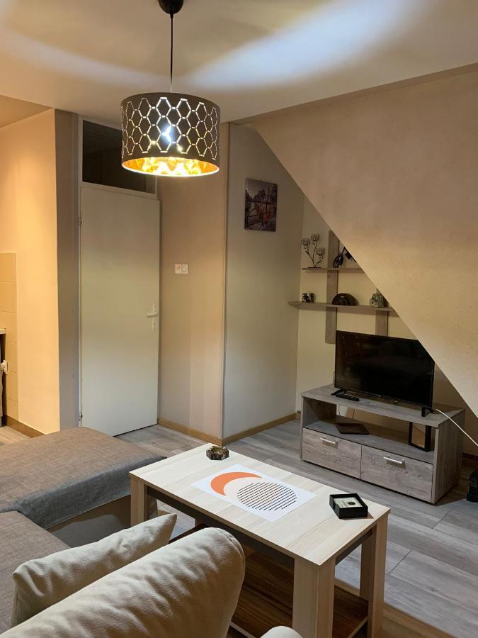Square Apartment Paraćin Esterno foto