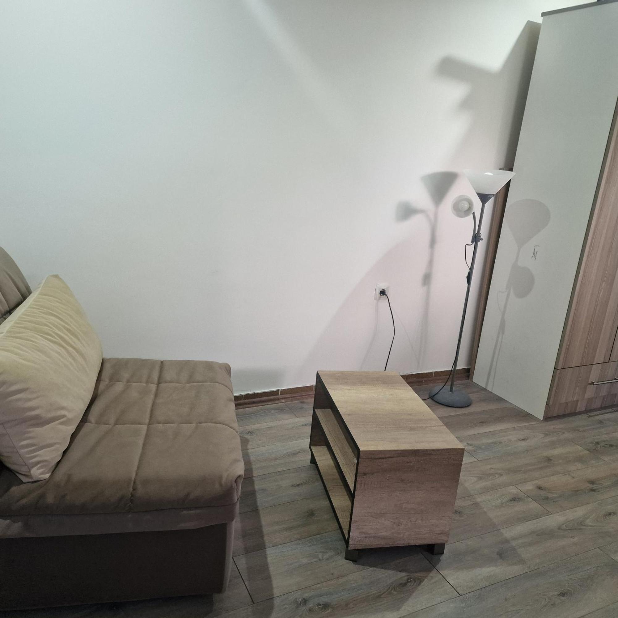 Square Apartment Paraćin Esterno foto